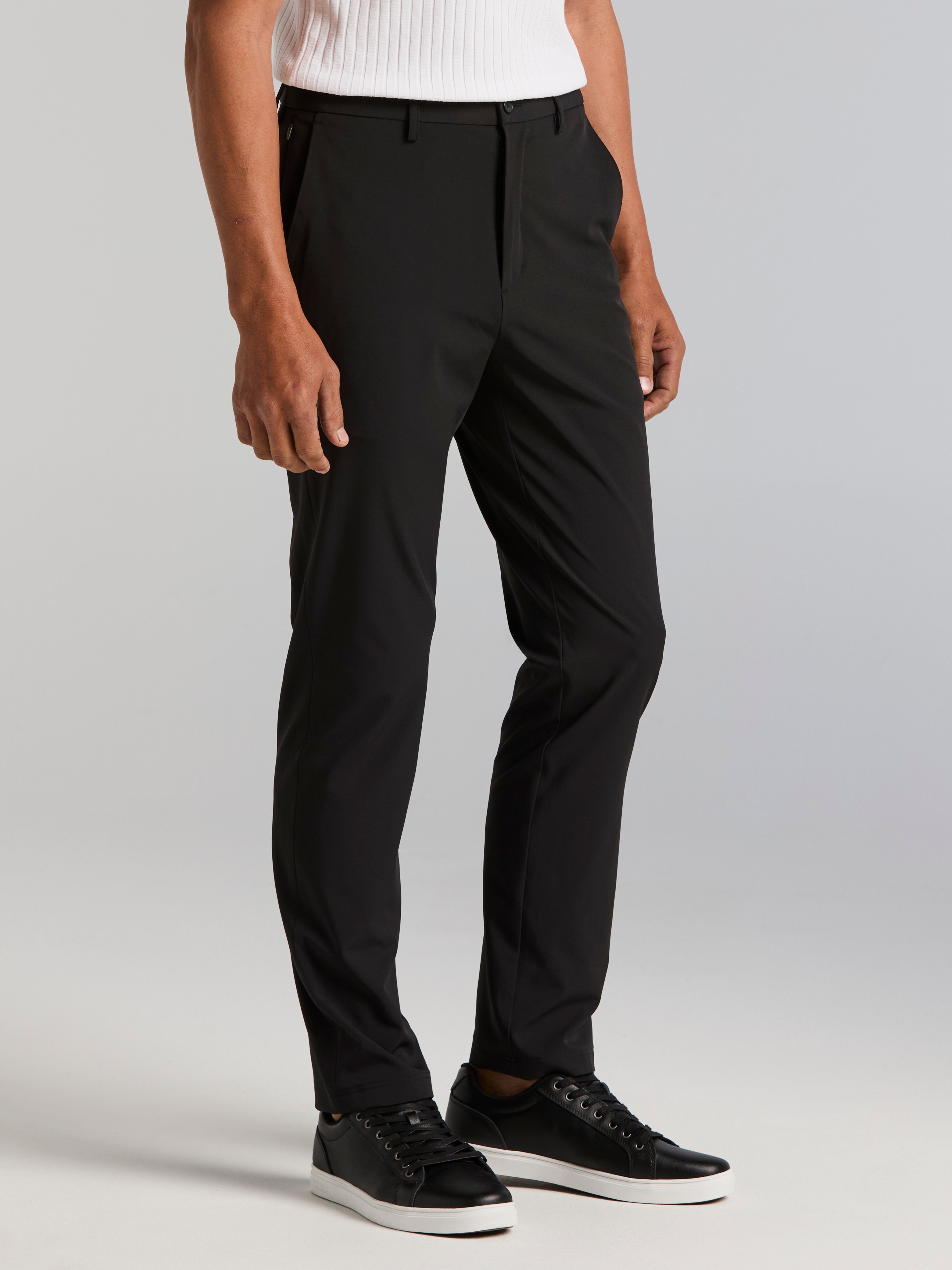 Perry Ellis Men's Slim Fit Tech Suit Pants in Black, Size 30, Elastane/Polyester