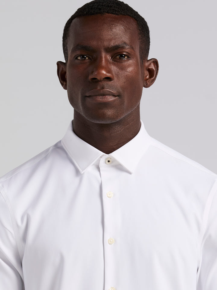 Men's Untucked Slim Fit Solid Stretch Shirt (Bright White)