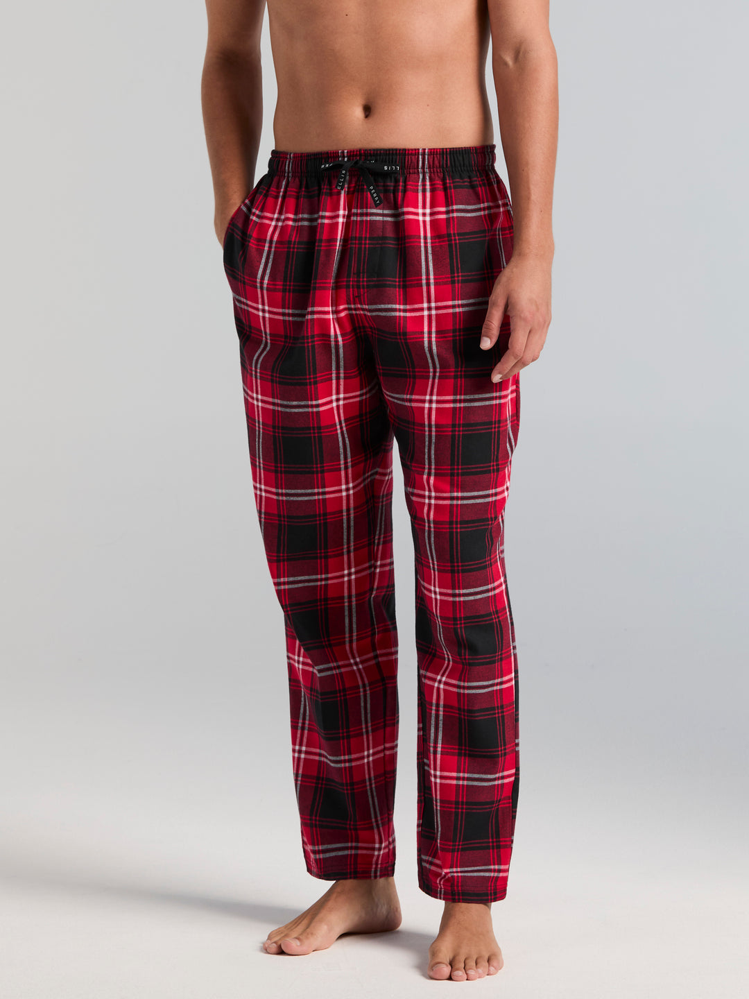 Deluxe Touch Crew Neck and Flannel Plaid Pant Sleepwear Set (Blk Beauty/Chili Pepp) 