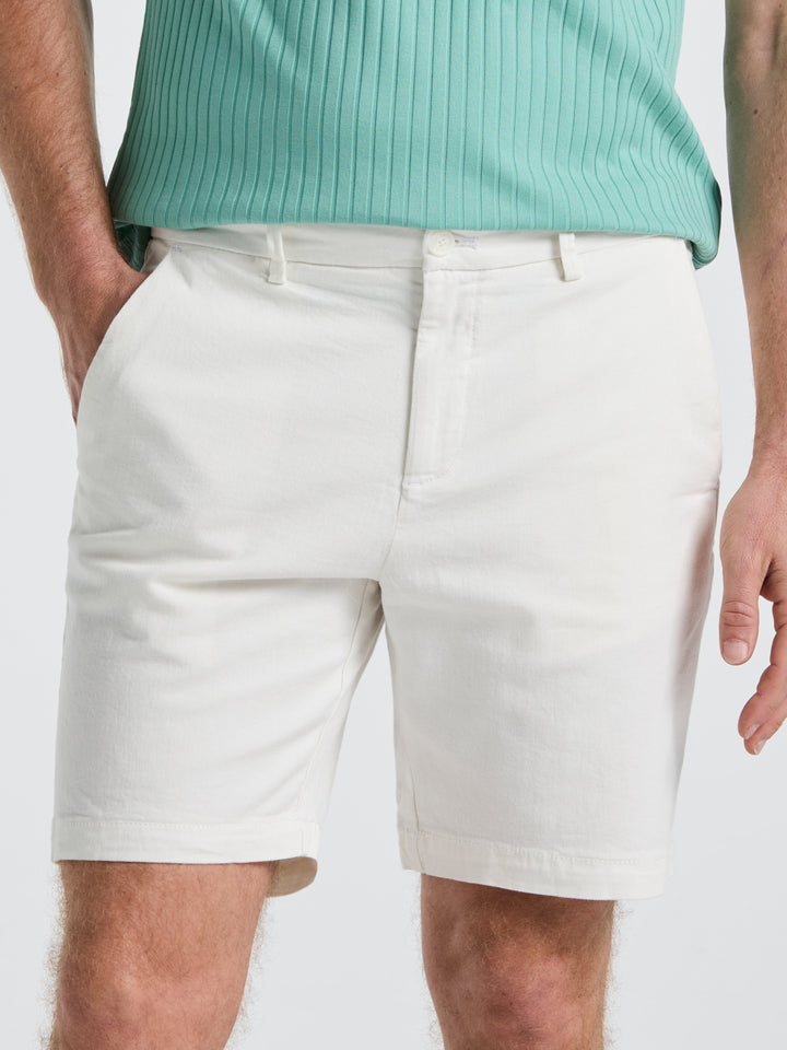 8" Flat Front Garment Dyed Short (Bright White)