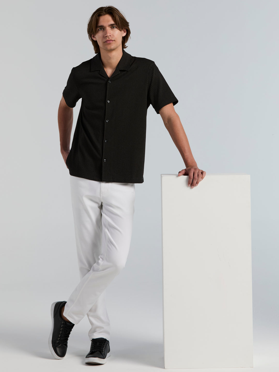 Bi-Color Seersucker Jacquard Camp Shirt (Black) 