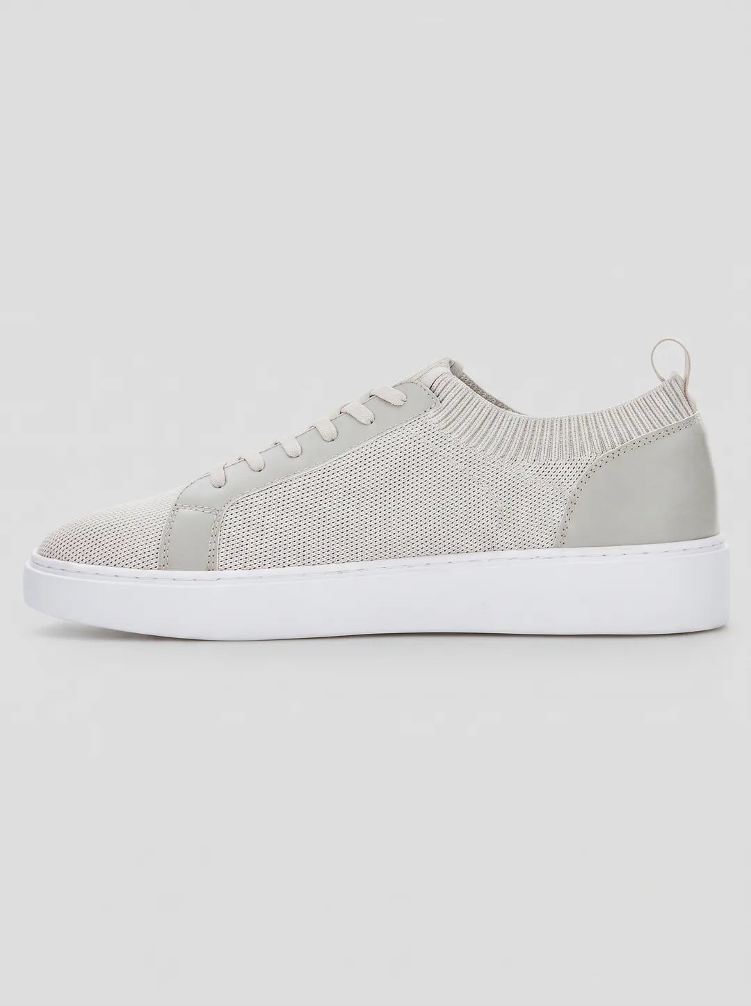 Fly-Knit-Silver-Grey-BG-2