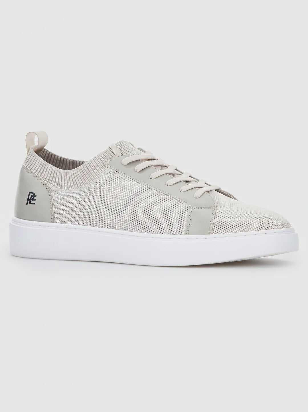 Fly-Knit-Silver-Grey-BG-1