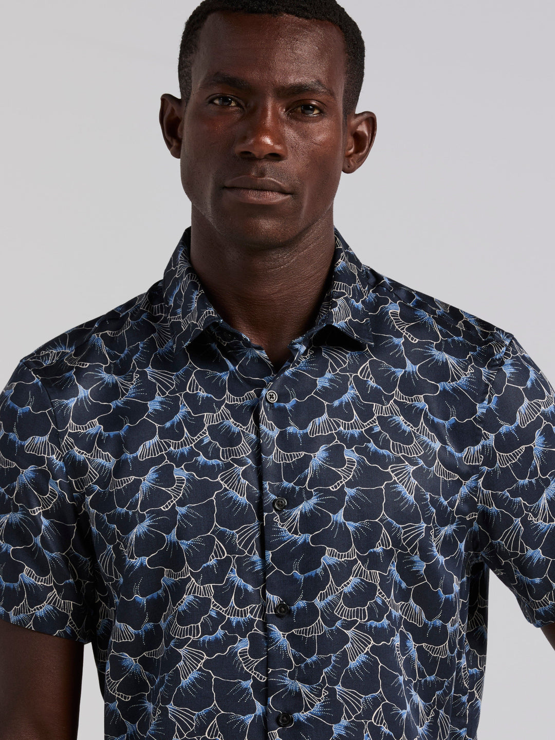 Ginko Print Short Sleeve Shirt (Dark Sapphire) 