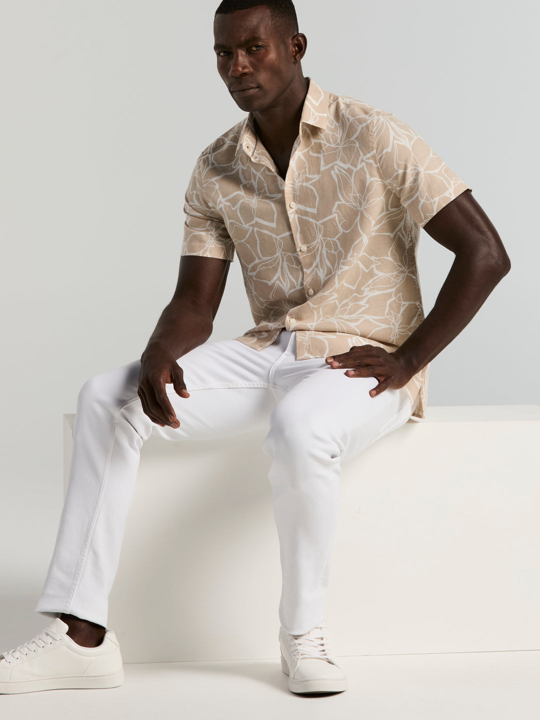 Perry Ellis Outlet Men's Linen Blend Floral Print Shirt in Island Fossil/beige, Size Small, Cotton, Regular Short Sleeves