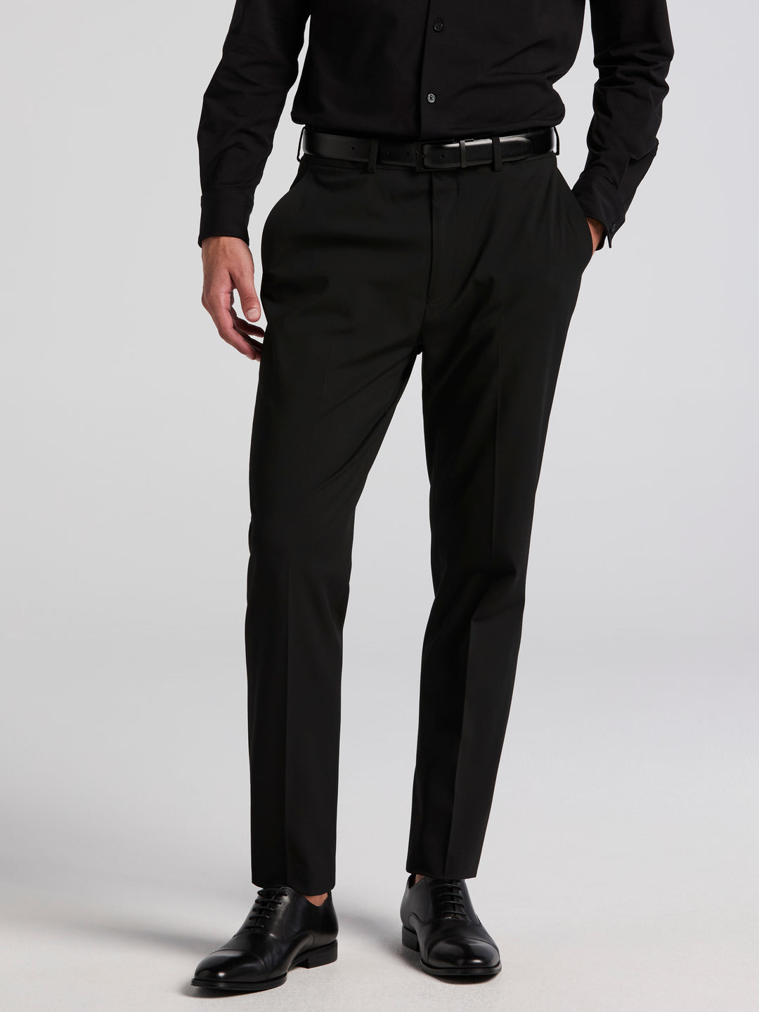 Skinny Fit Performance Gabardine Stretch Pant (Black) 