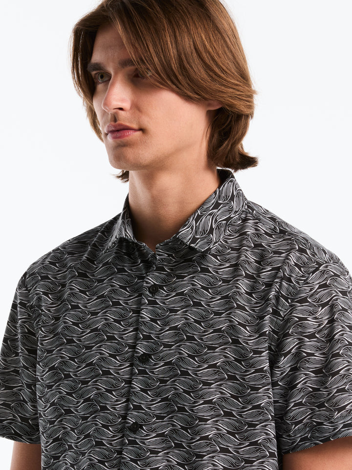 Plain weave Slim Fit Wave Print Shirt (Black) 