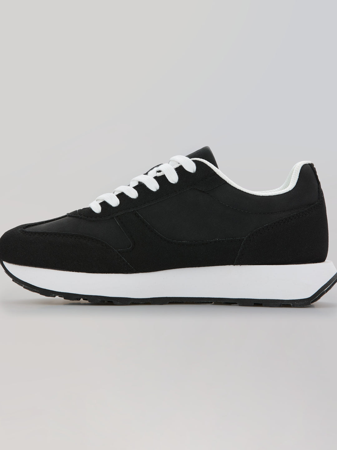 Stride Sneaker (Black) 
