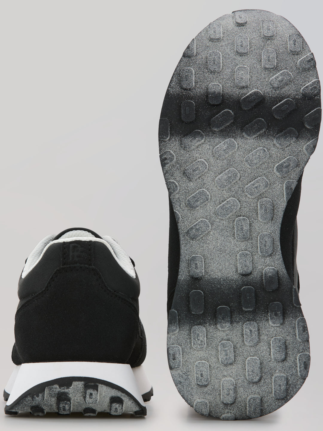 Stride Sneaker (Black) 