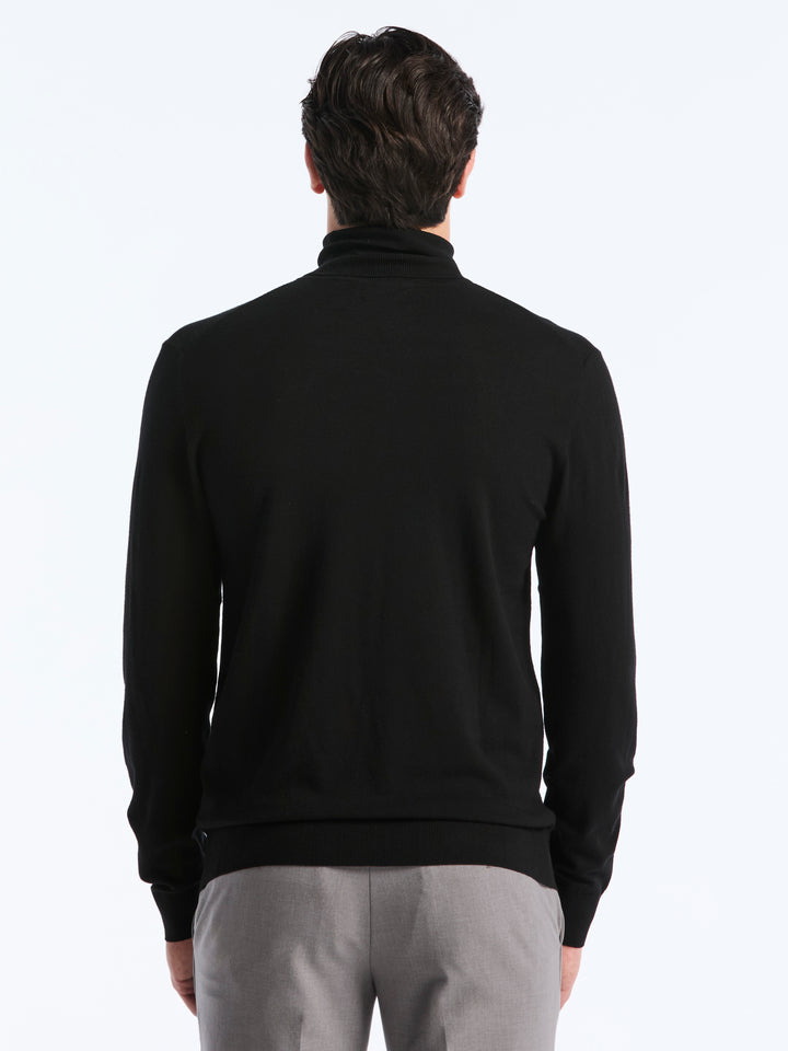 Solid Tech Turtleneck Sweater (Black) 