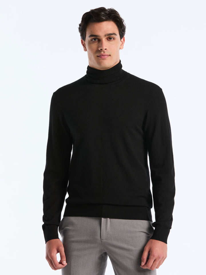 Solid Tech Turtleneck Sweater (Black) 