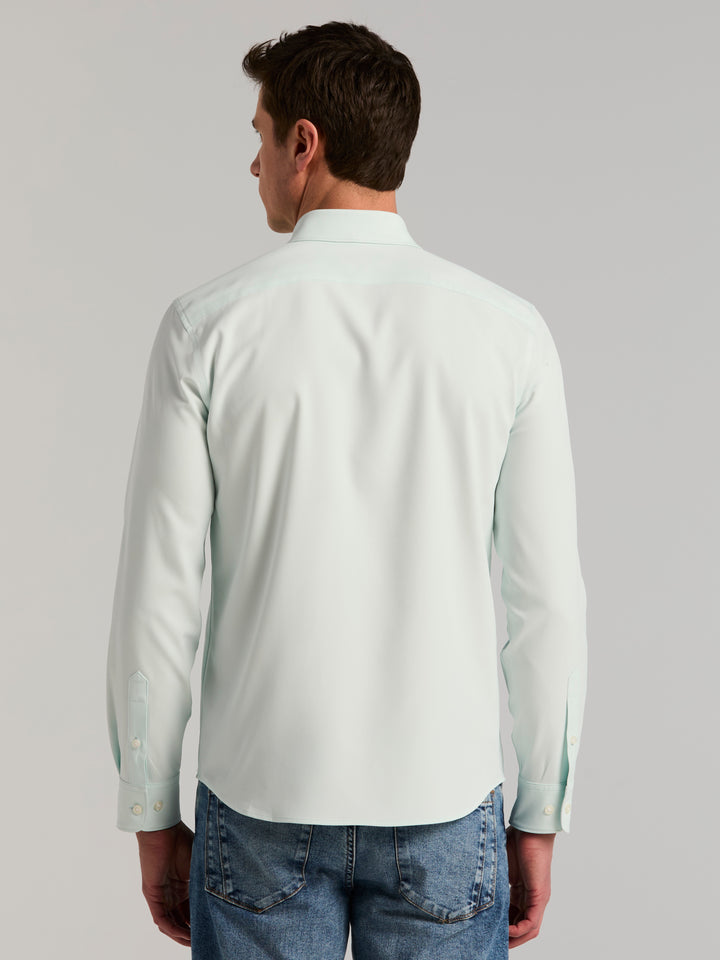 Men's Untucked Slim Fit Solid Stretch Shirt (Skylight) 