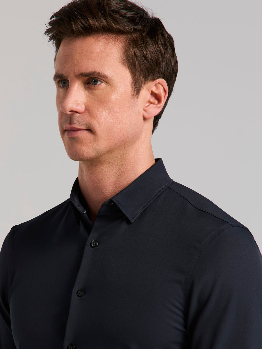 Men's Untucked Slim Fit Solid Stretch Shirt (Dark Sapphire) 