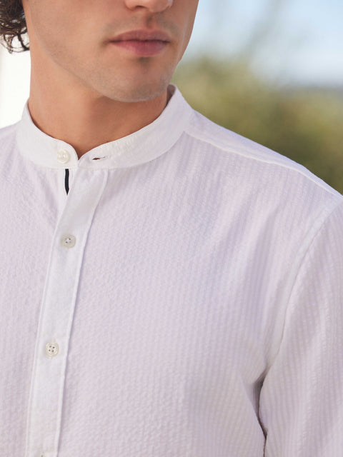 Untucked Total Stretch Slim Fit Seersucker Shirt - White