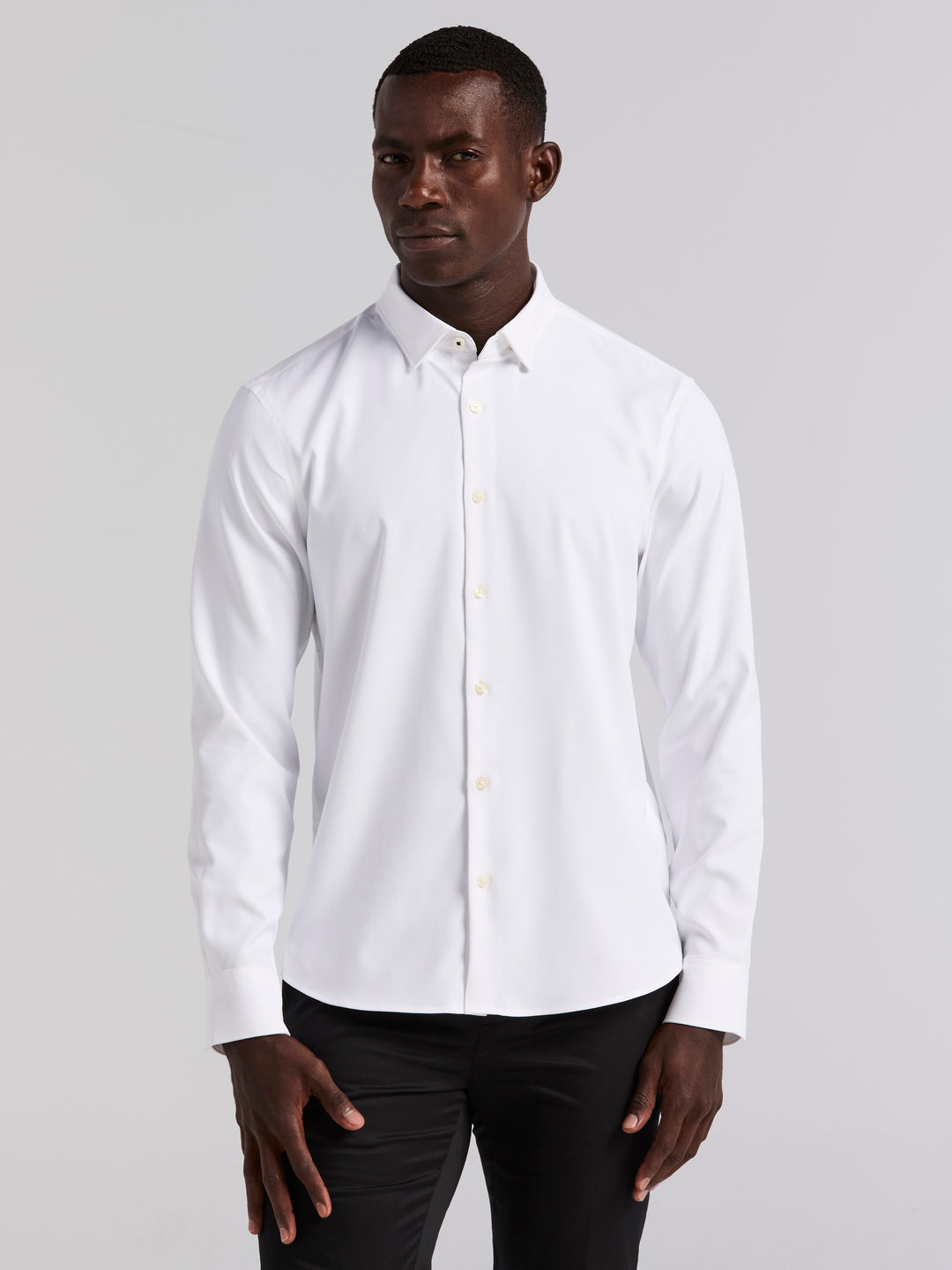 Men's Untucked Slim Fit Solid Stretch Shirt (Bright White) 