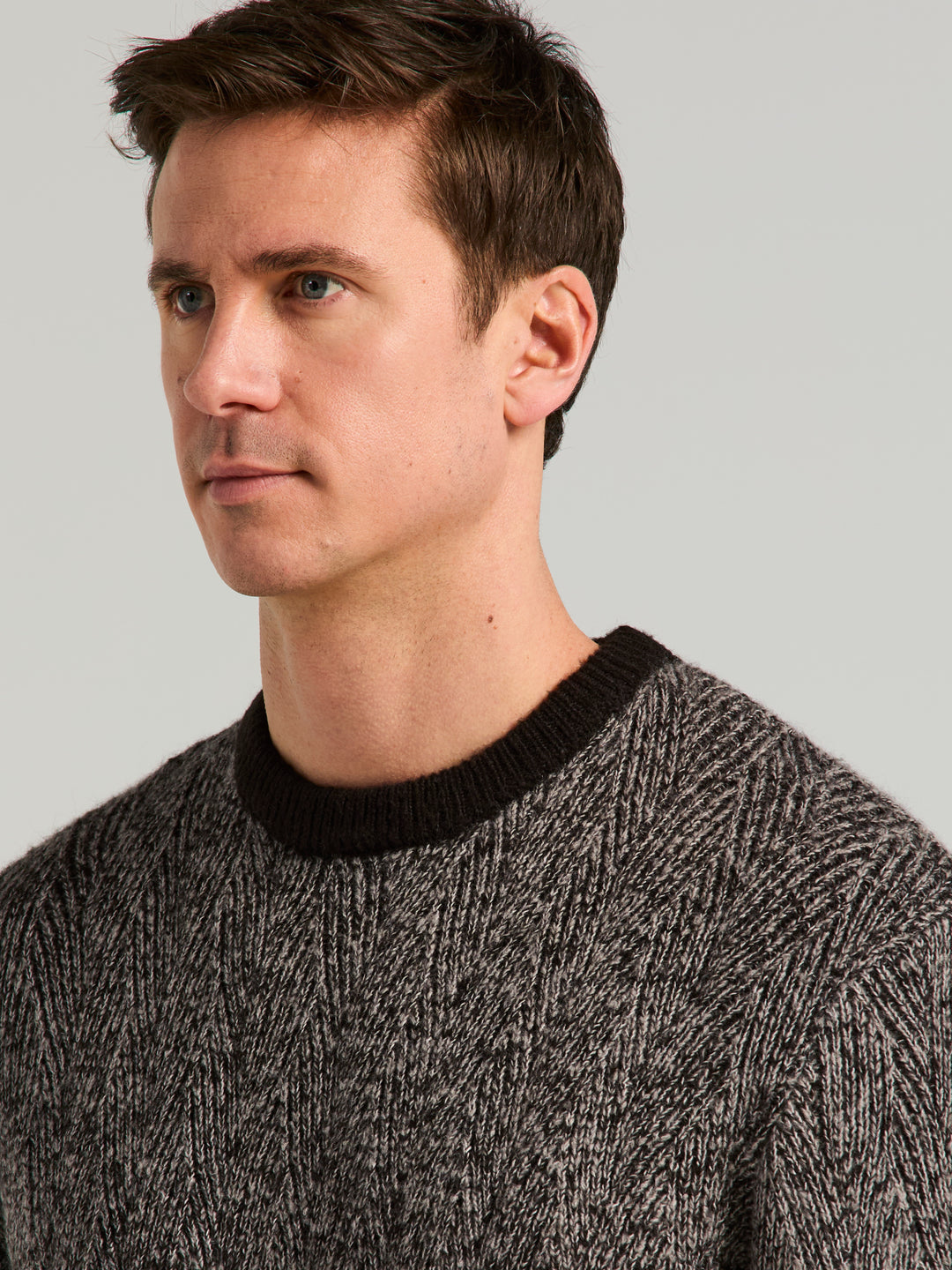 Long Sleeve Wool Blend Cable Crewneck Sweater (Black) 