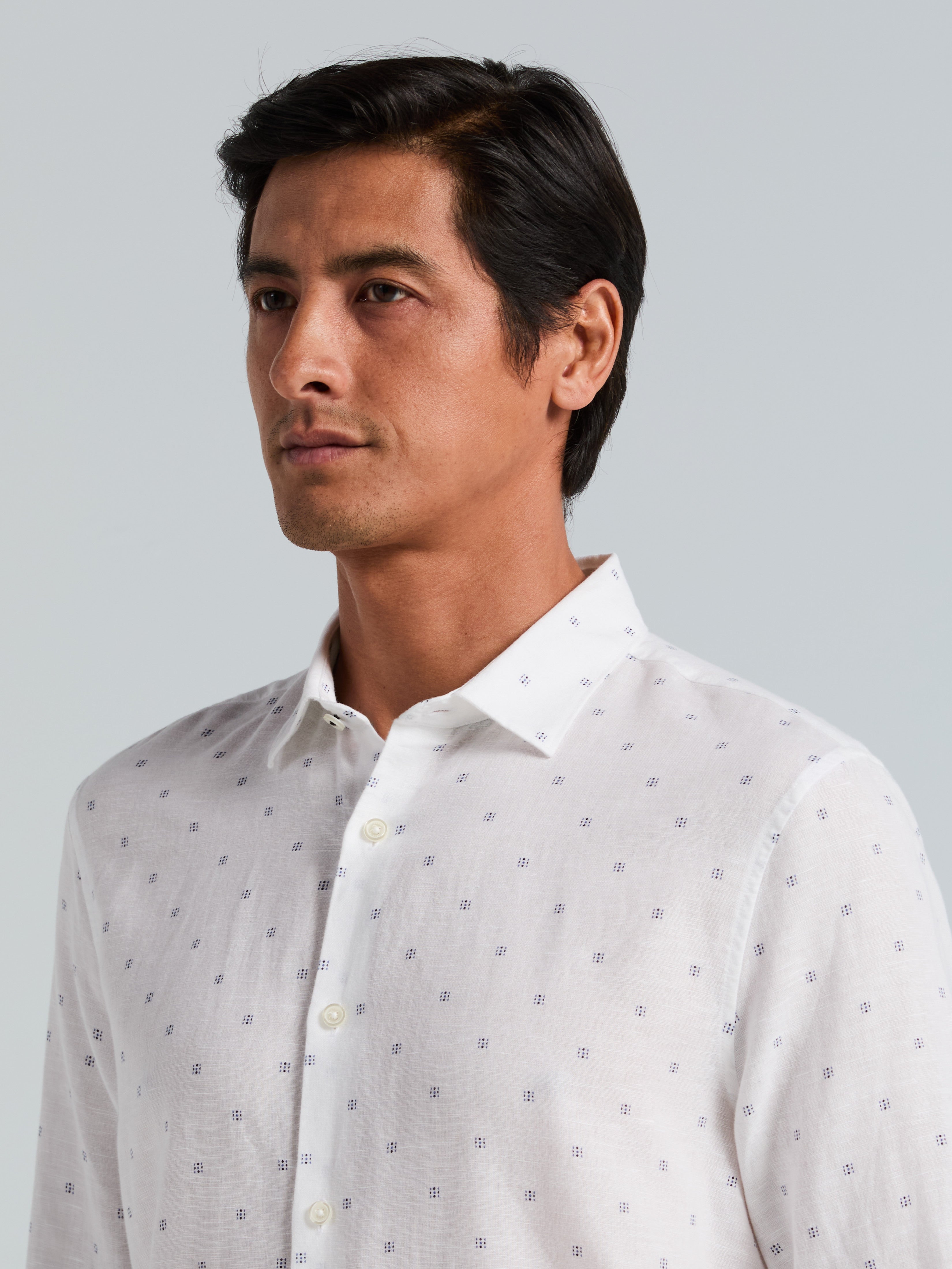 Untucked Linen Blend Geo Dot Print Shirt – Perry Ellis