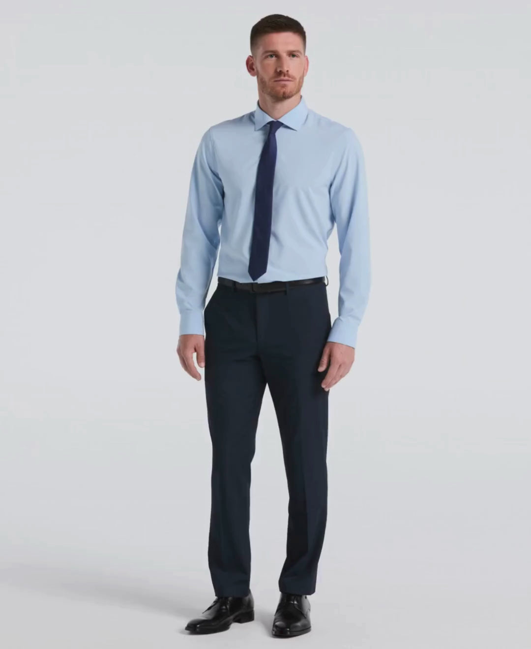 Video of a man wearing the Slim Fit Louis Suit Pant in the color Navy