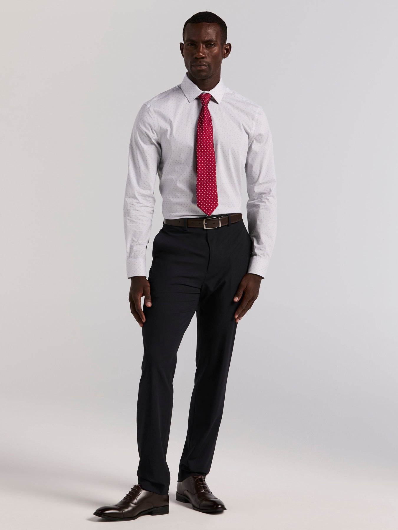 Perry Ellis Men's Slim Fit Dot Stripe Dress Shirt in Bright White, Size 15.5, Cotton/Polyester/Elastane Perry Ellis Men's Slim Fit Dot Stripe Dress Shirt in Bright White, Size 15.5, Cotton/Polyester/Elastane