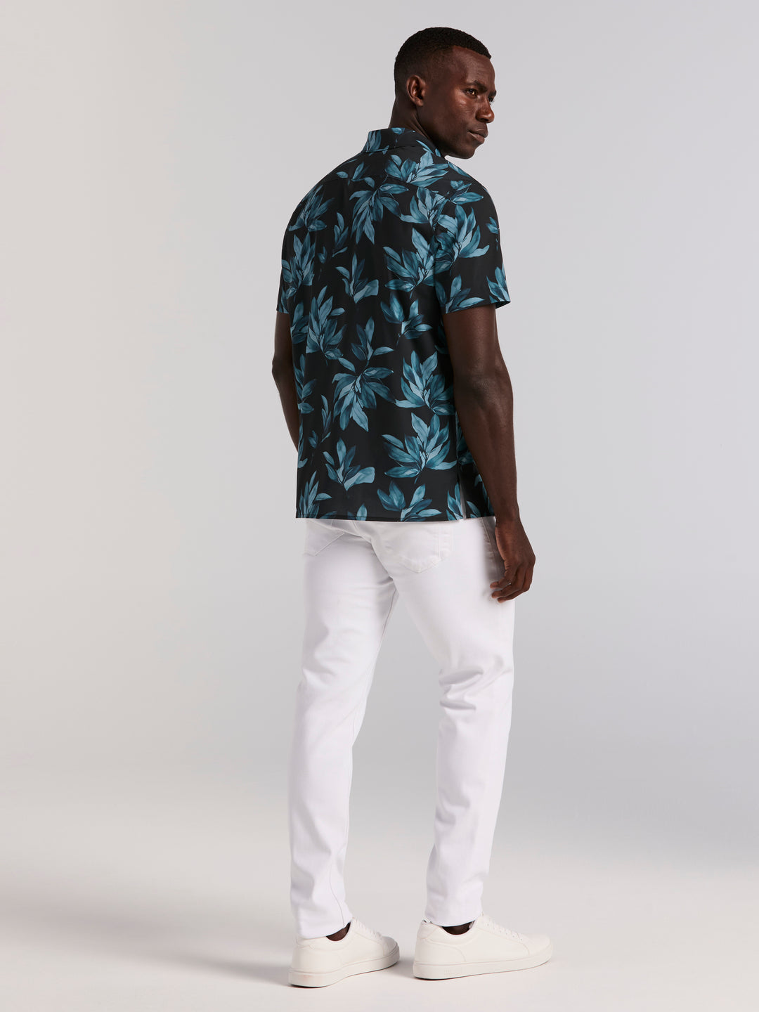Magnolia Leaf Print Shirt (Black) 